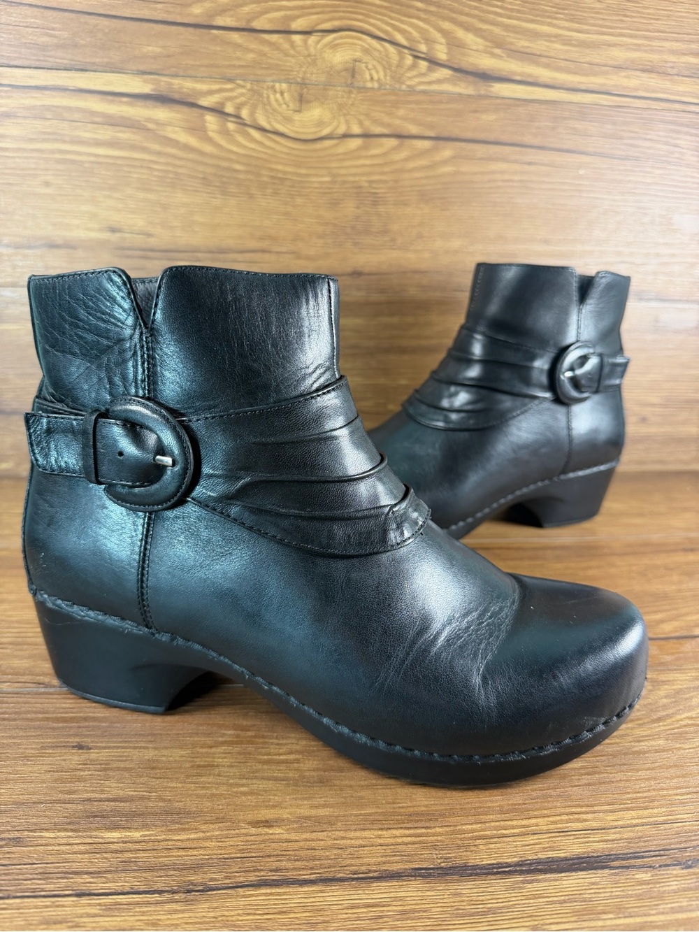 Dansko Tabitha Full grain Leather Black Ankle Zipped Women's Boot Size 40 (9.5)